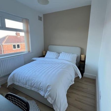 Whole House Modern Two Bedroom In Newcastle - Free Parking Exterior photo