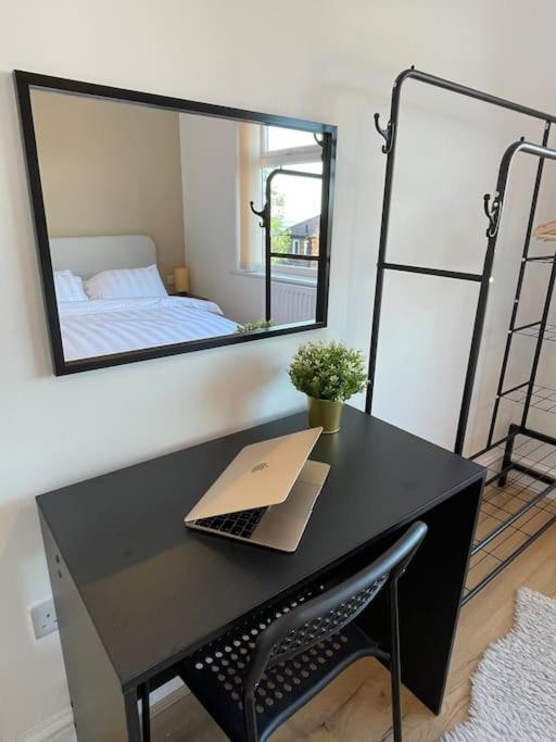 Whole House Modern Two Bedroom In Newcastle - Free Parking Exterior photo