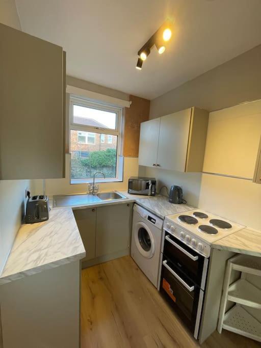 Whole House Modern Two Bedroom In Newcastle - Free Parking Exterior photo